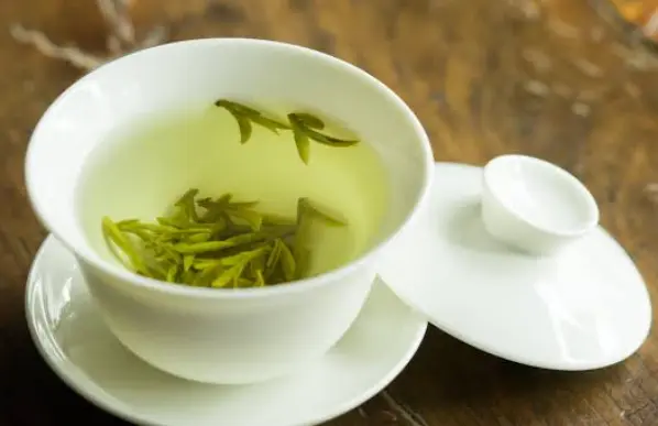 都市情感树洞心理倾诉：别问我怎么知道的，凌晨三点还在翻聊天记录的人真不少