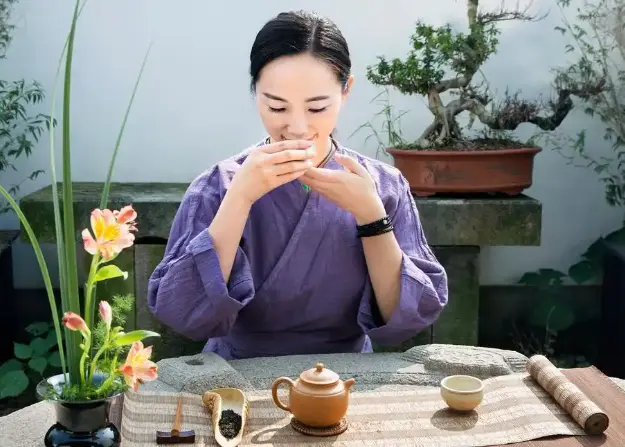 上海同城交友平台避雷怎么做？我拿三次线下见面的血泪史给你拆明白